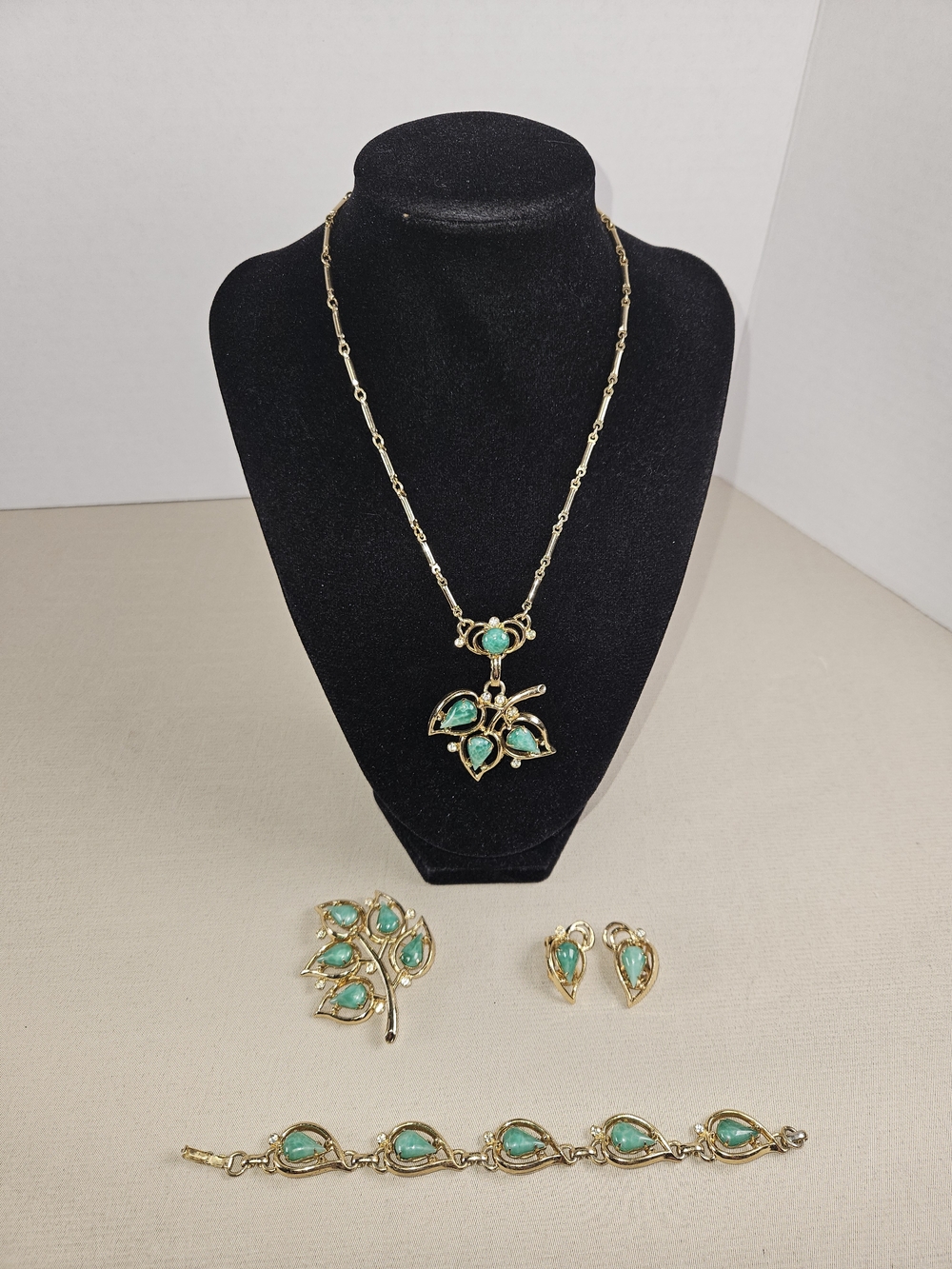 Vintage Sarah Coventry Whispering Leaves Collection 1953 Jewelry Lot - Picture 3 of 11